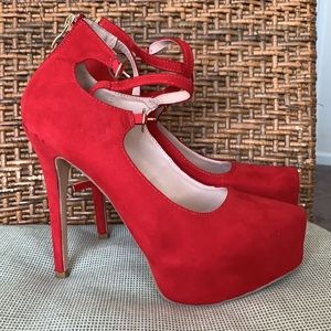 Stunning Red Faux Suede Platform Heels Size 9.5
